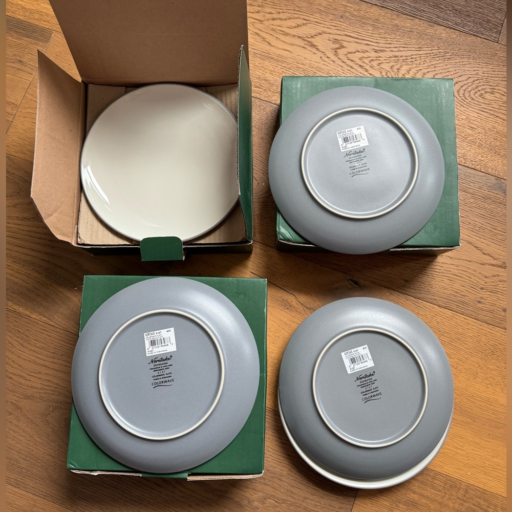 NORITAKE Colorwave Slate White 8.25" Salad Plates, 3 sets of 4 BRAND NEW IN BOX - Picture 3 of 3